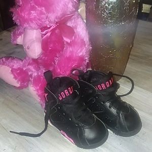 Kids pink/black high-top Jordan tennie-shoes